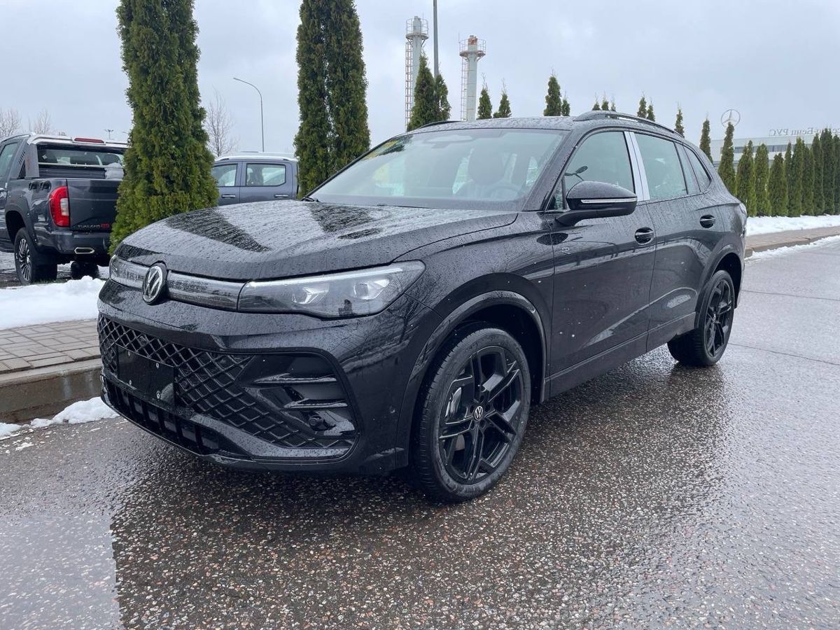 Volkswagen Tiguan III поколение (China Market) 2.0 AMT 4WD (220 л.с.) R-Line Premium Чёрный 2026 с пробегом 29 км