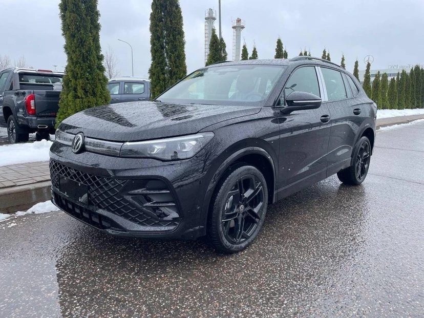 Volkswagen Tiguan III поколение (China Market) 2.0 AMT 4WD (220 л.с.) R-Line Premium Чёрный 2026 с пробегом 29 км