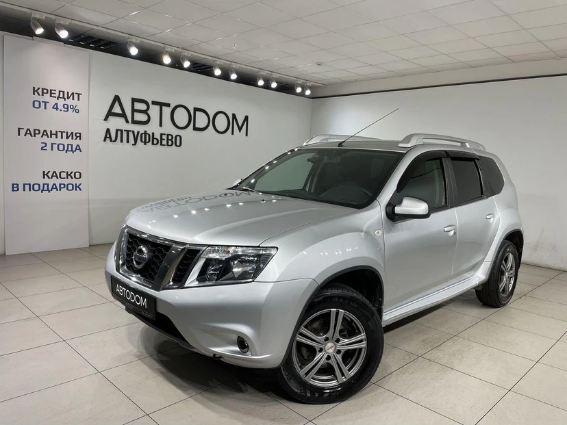 Nissan Terrano III поколение (D10) 2.0 AT 4WD (143 л.с.) Elegance Серебристый 2018 с пробегом 158 000 км