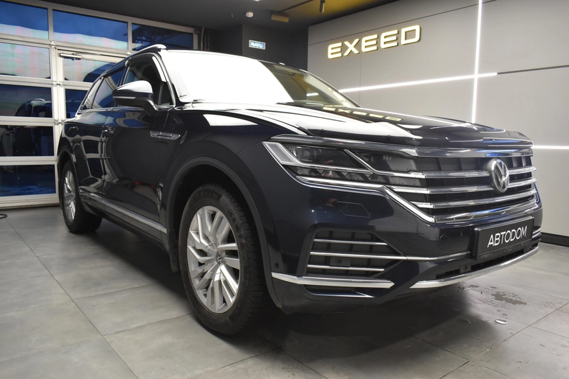 Автомобиль Volkswagen Touareg III поколение 3.0d AT 4WD (249 л.с.) Base Чёрный 2018 с пробегом 66 413 км