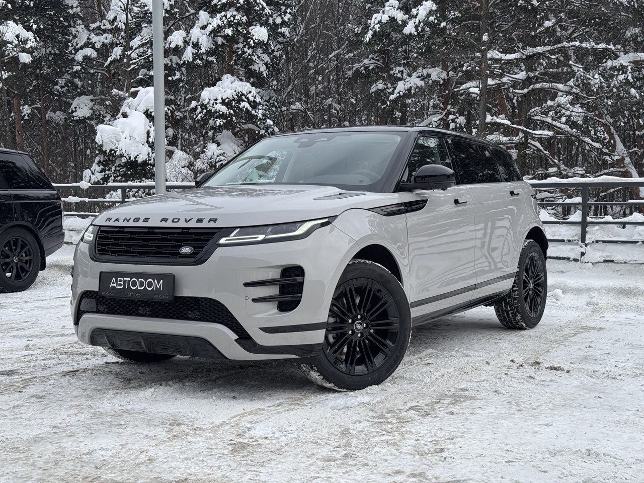 Автомобиль Land Rover Range Rover Evoque II [рестайлинг] 2.0 AT 4WD (249 л.с.) R-Dynamic SE Серый 2025 