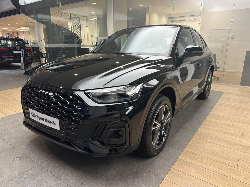 Автомобиль Audi Q5 Sportback I поколение (FY) 2.0 AMT 4WD (249 л.с.) 45 TFSI quattro S tronic Чёрный 2025