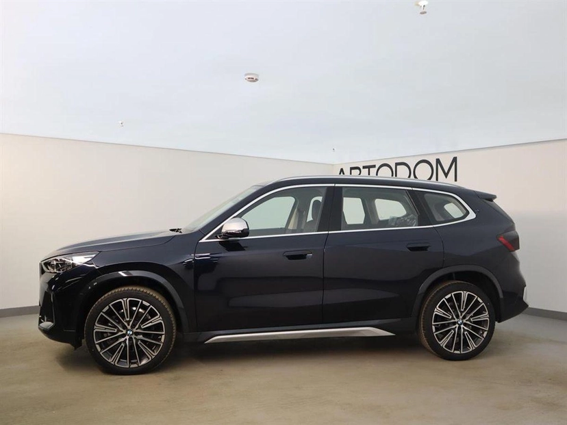 Автомобиль BMW X1 III поколение (U11) 2.0 AMT 4WD (204 л.с.) XDrive25Li X Design Package Чёрный 2025