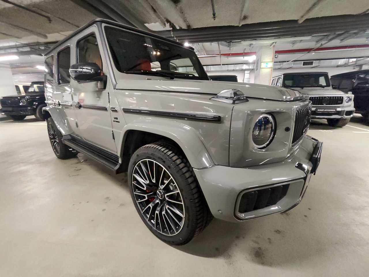 Автомобиль Mercedes-Benz G-Класс AMG II (W463) [рестайлинг] G 63 4.0 AT 4Matic (585 л.с.) AMG G 63 Серый 2026 
