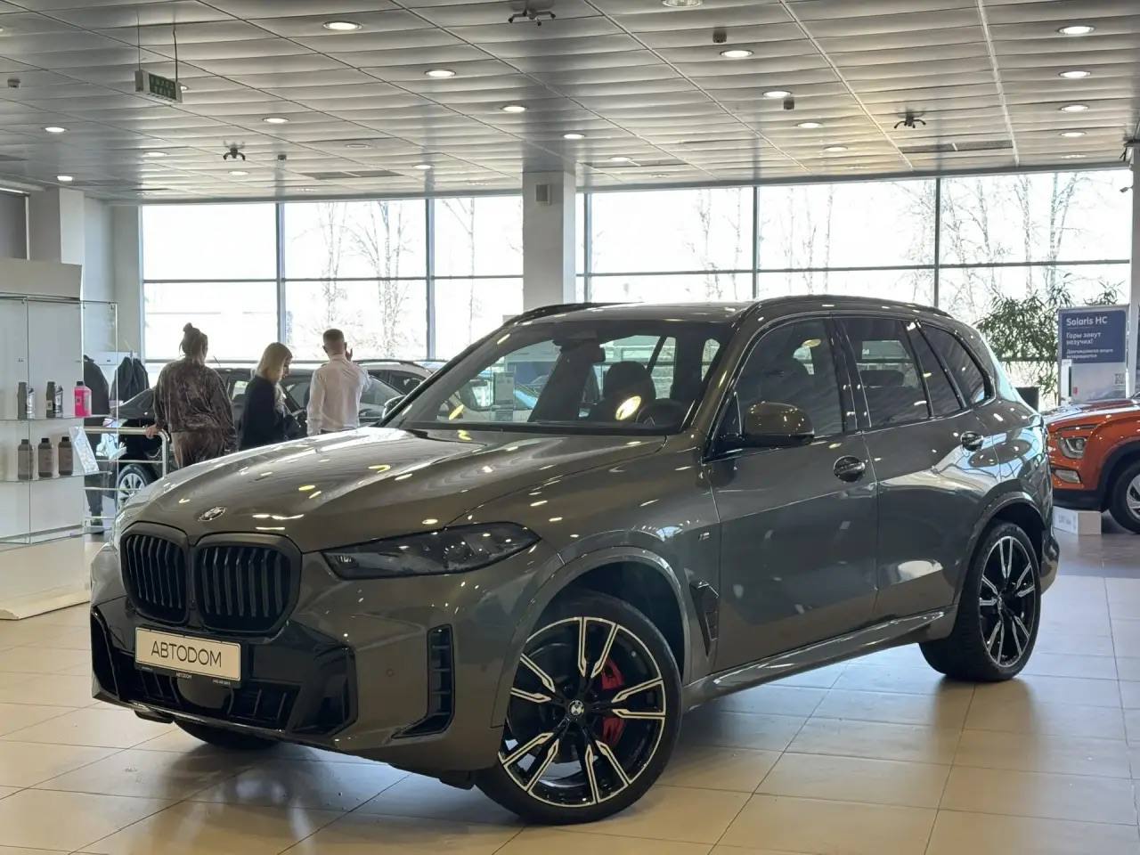 Автомобиль BMW X5 IV (G05) [рестайлинг] 3.0d AT 4WD (286 л.с.) Base Коричневый 2025 
