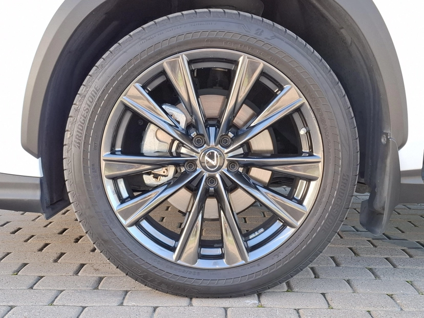 Автомобиль Lexus NX II поколение 2.4 AT 4WD (279 л.с.) Base 2021 с пробегом 19 145 км