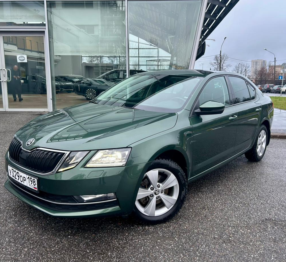 Автомобиль Skoda Octavia III (A7) [рестайлинг] 1.4 AMT (150 л.с.) Style Зелёный 2019 с пробегом 106 442 км