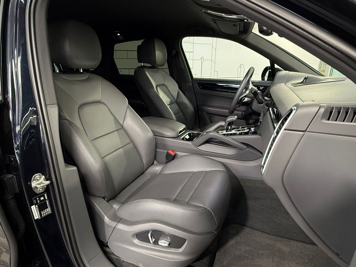 Автомобиль Porsche Cayenne III поколение 3.0 AT 4WD (340 л.с.) Base Чёрный 2021 с пробегом 61 500 км