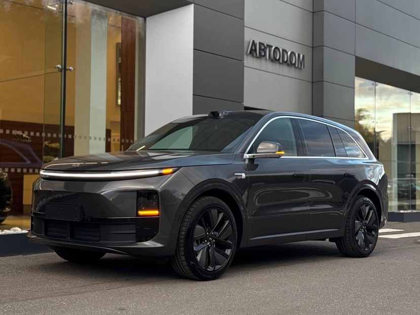 Автомобиль LiXiang L6 I поколение 1.5hyb AT 4WD (408 л.с.) Pro Серый 2025