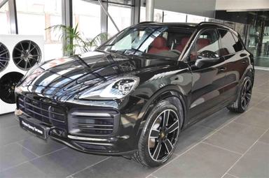 Автомобиль Porsche Cayenne III поколение 3.0 AT 4WD (340 л.с.) Platinum Edition Черный 2022