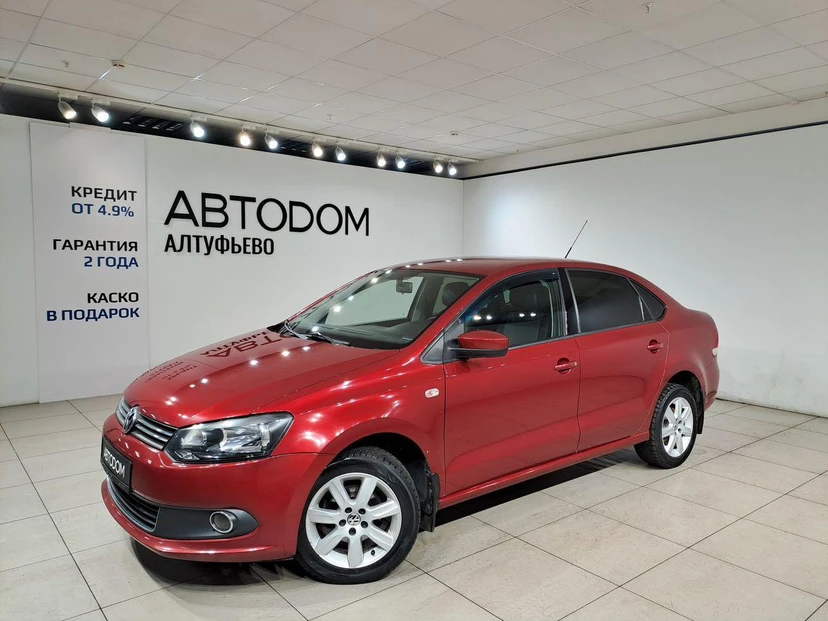 Автомобиль Volkswagen Polo V поколение 1.6 MT (105 л.с.) Comfortline Красный 2011 с пробегом 163 932 км